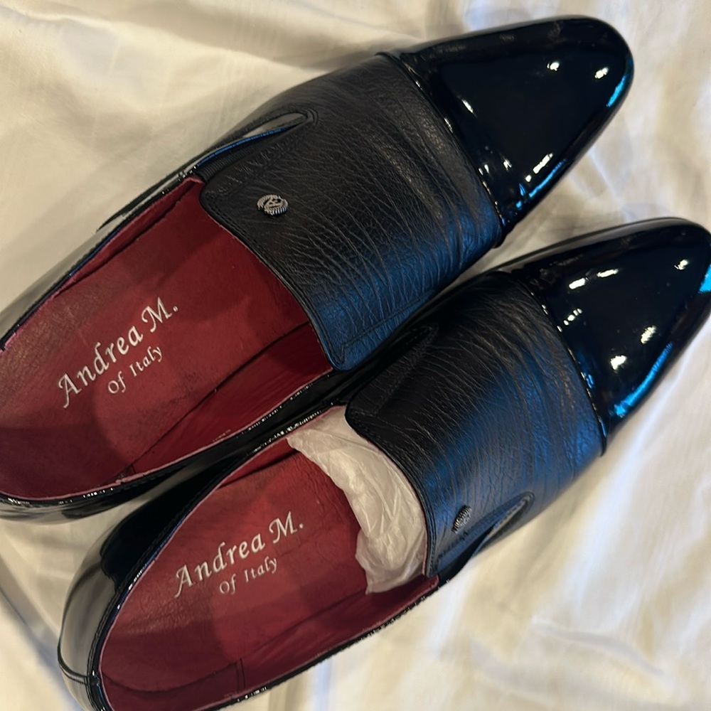 Men’s euro sz 42, patent leather, made in Italy formal shoe, worn once.